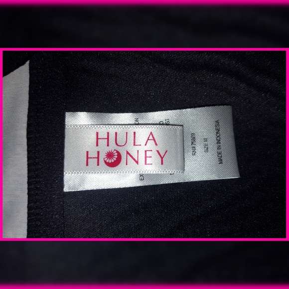 Hula Honey Bikini Top w/ mesh cleavage - Picture 5 of 6